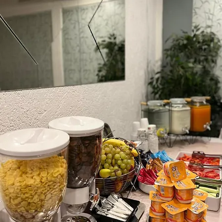 Elizeu Otel Bükreş